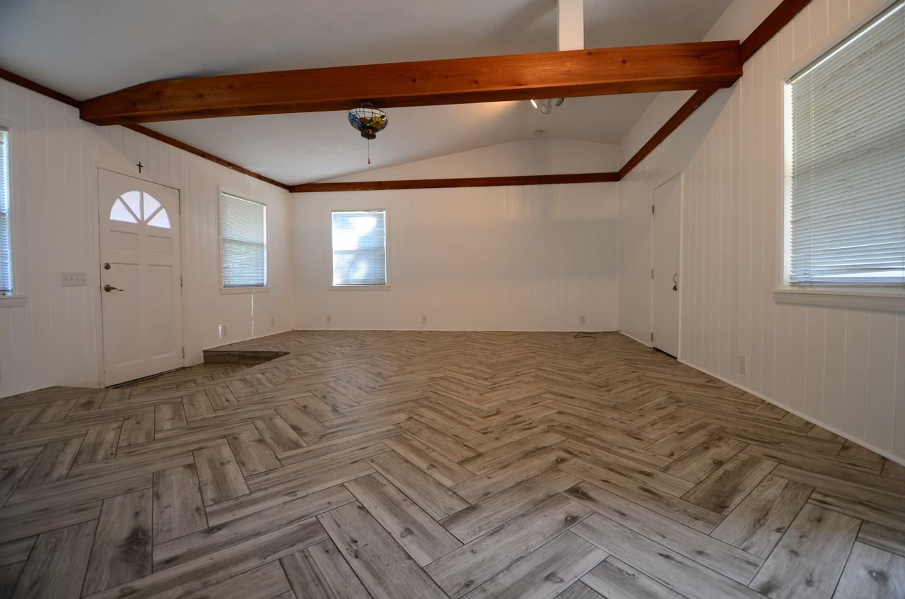 28 Nw 36th Ter - Photo 2 of 20