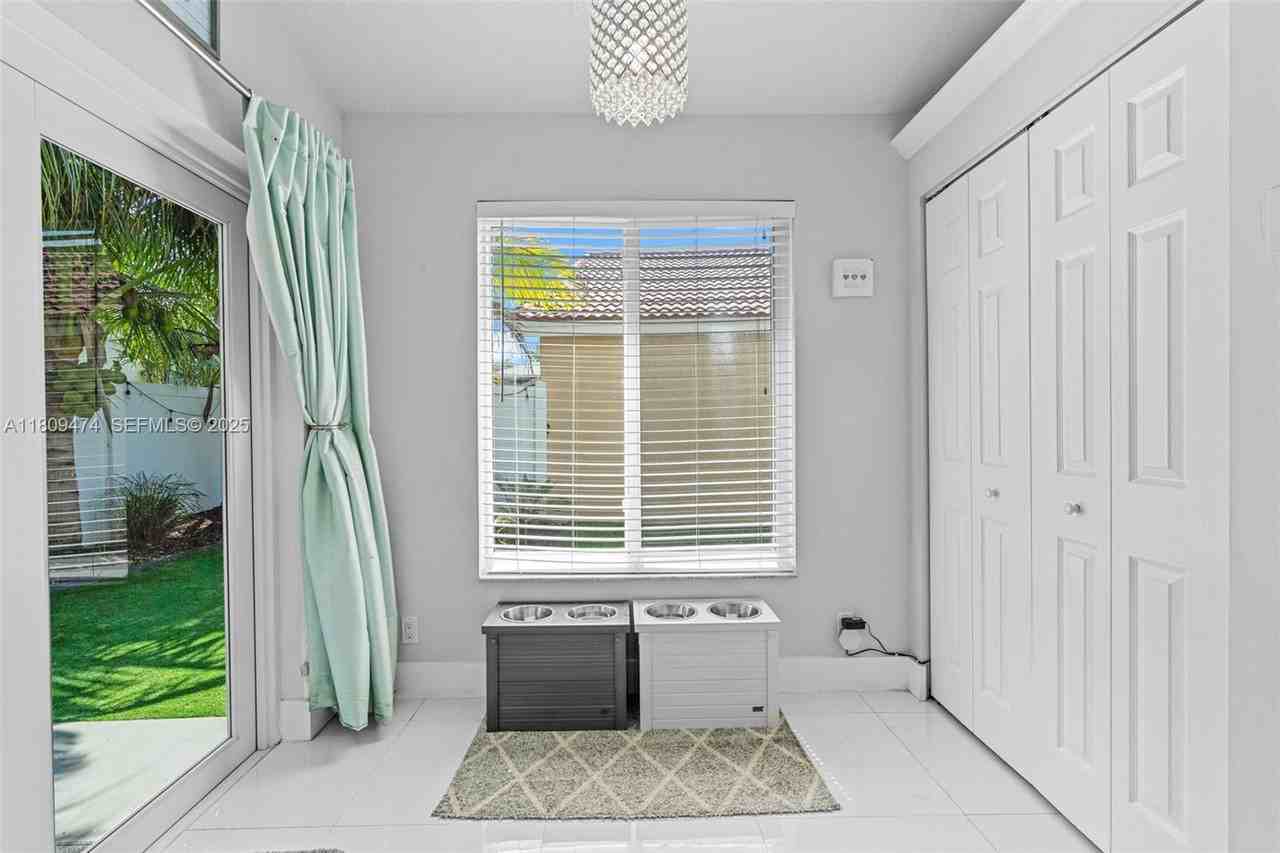 18273 Northwest 7th Street #1 - Photo 4 of 34