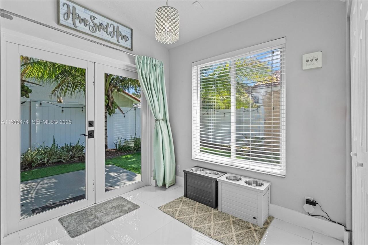 18273 Northwest 7th Street #1 - Photo 5 of 34