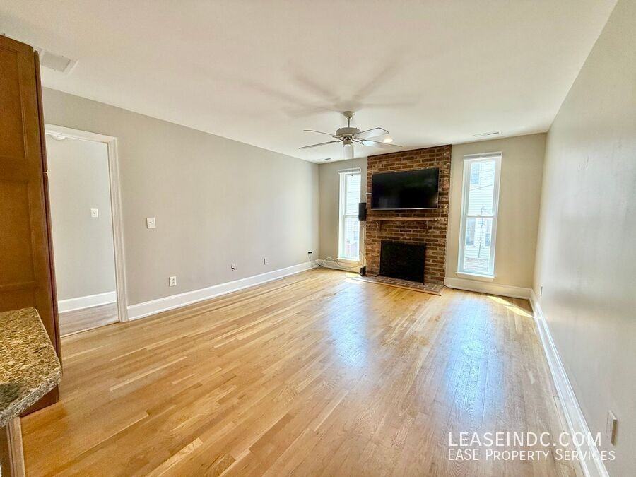 220 13th St Se #15 - Photo 2 of 15