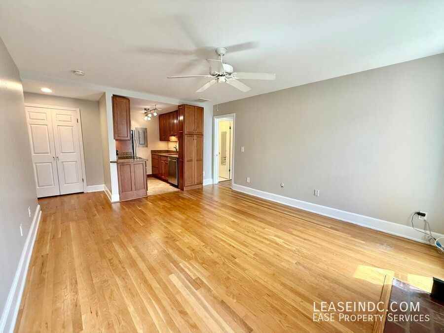 220 13th St Se #15 - Photo 3 of 15