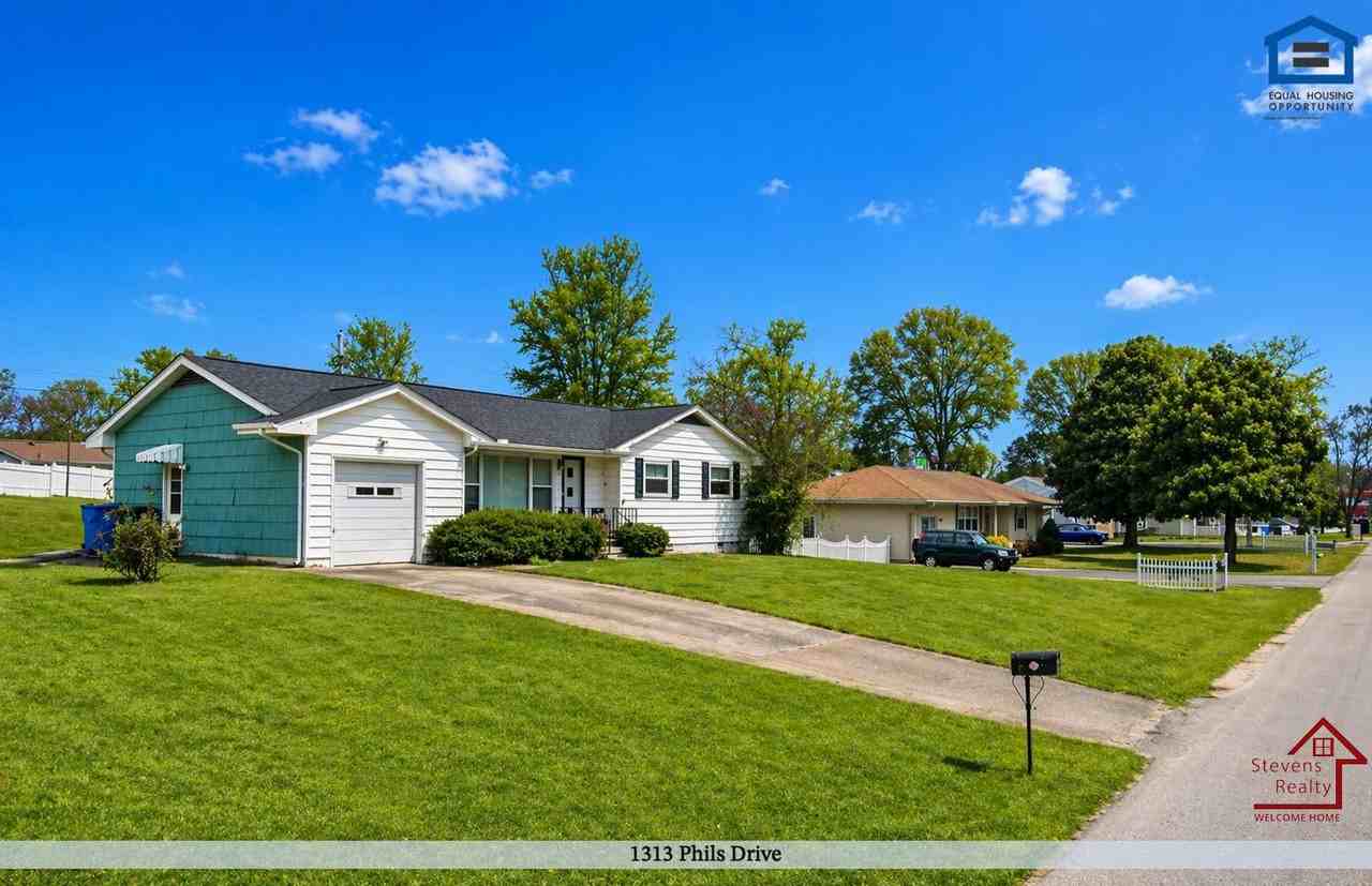 1313 Phils Dr - Photo 2 of 18
