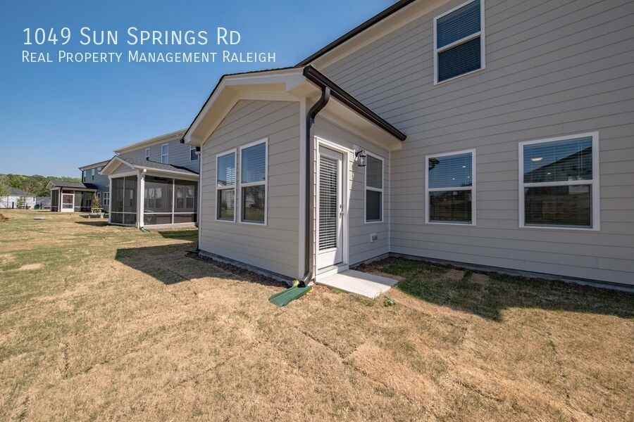 1049 Sun Springs Rd - Photo 2 of 34
