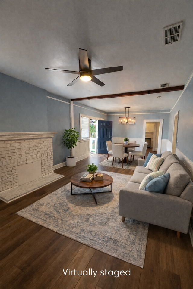 2526 Phyllis St - Photo 4 of 11