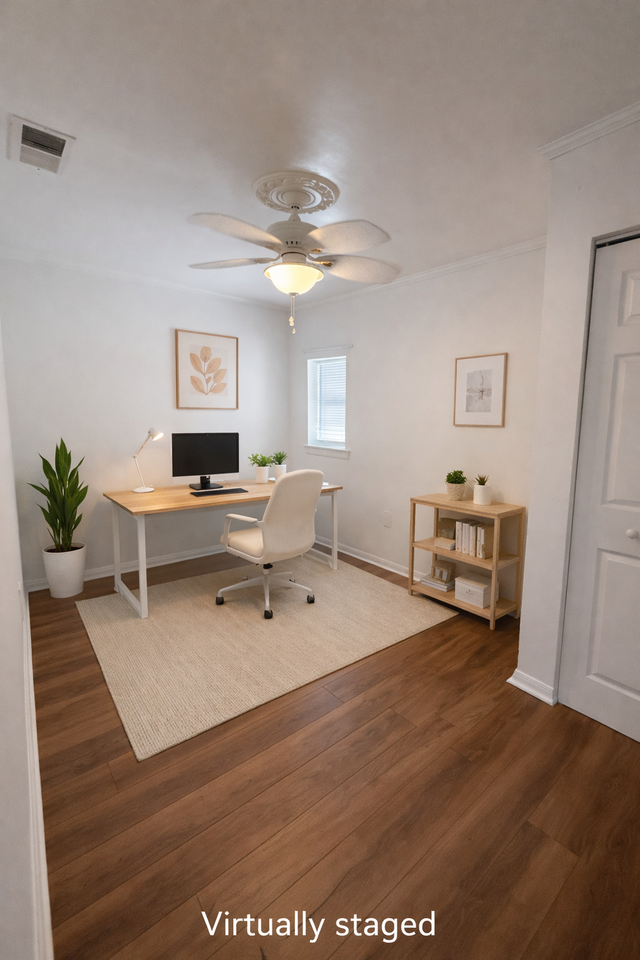 2526 Phyllis St - Photo 5 of 11