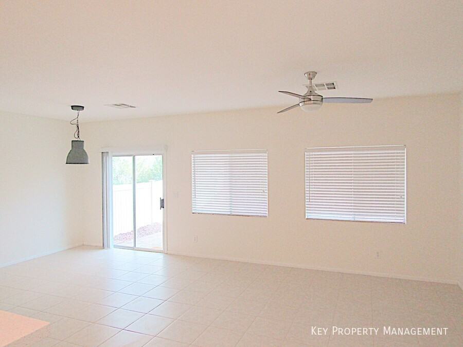 1577 Buffalo Brubaker Ln - Photo 2 of 15