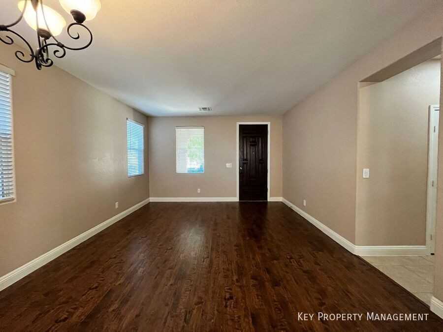 548 Ivy Spring St - Photo 2 of 25