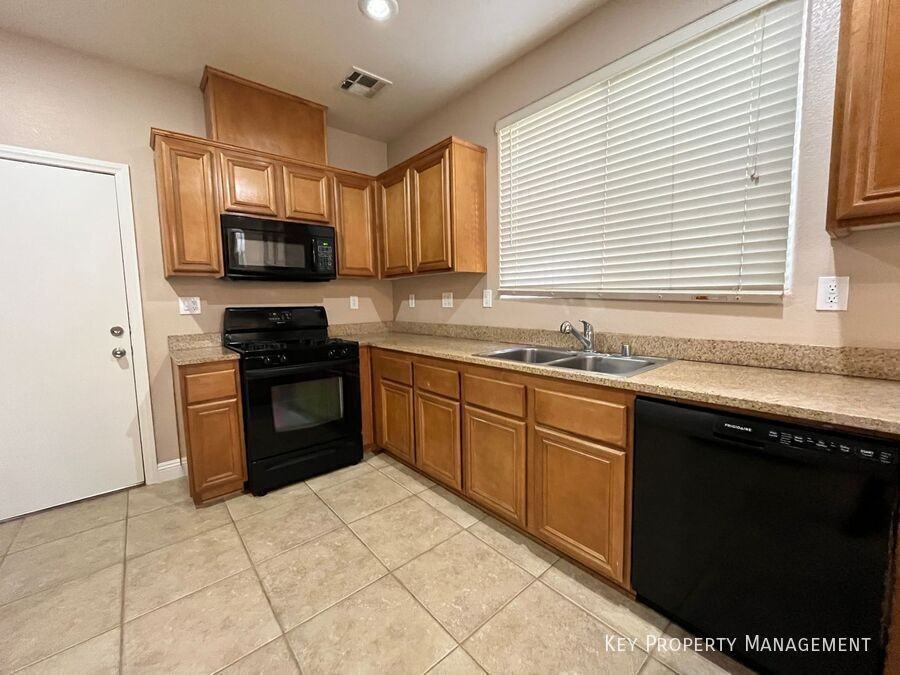 548 Ivy Spring St - Photo 7 of 25