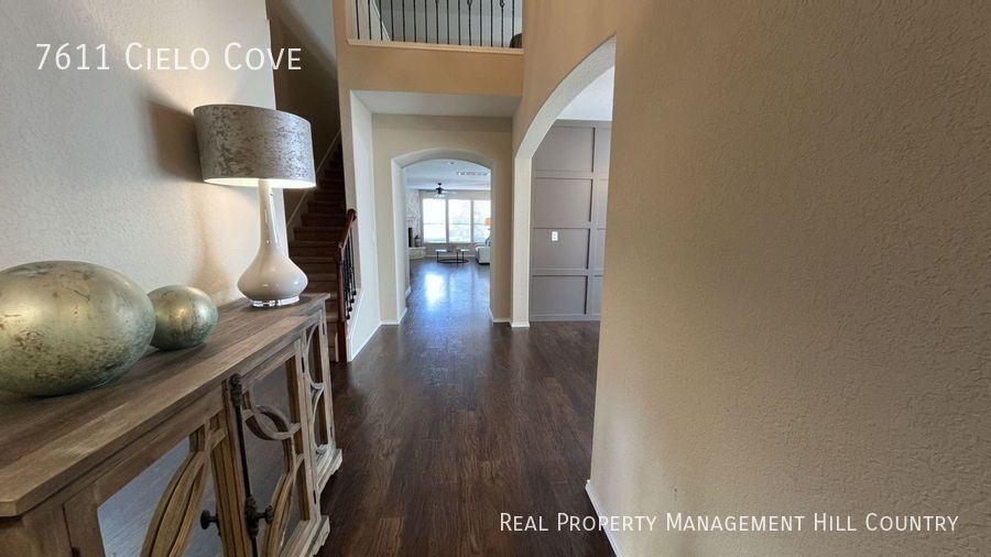 7611 Cielo Cv - Photo 4 of 29