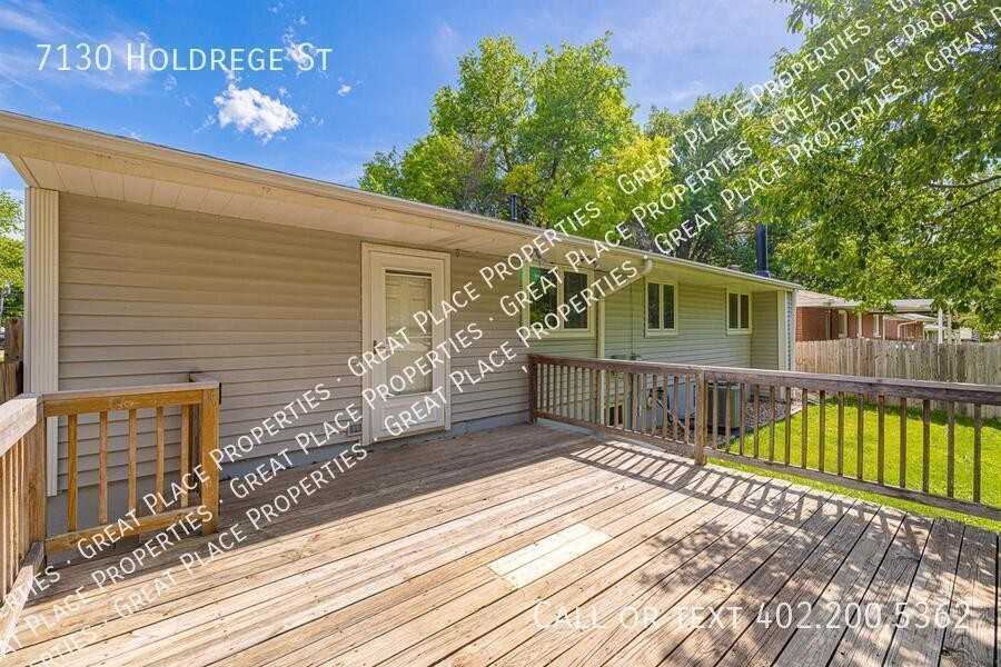 7130 Holdrege St - Photo 3 of 39