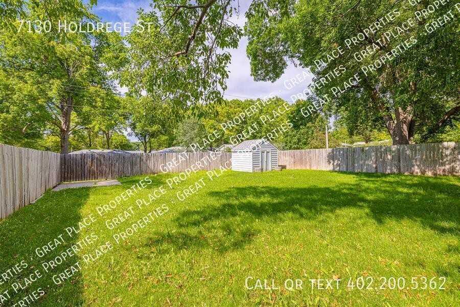 7130 Holdrege St - Photo 5 of 39