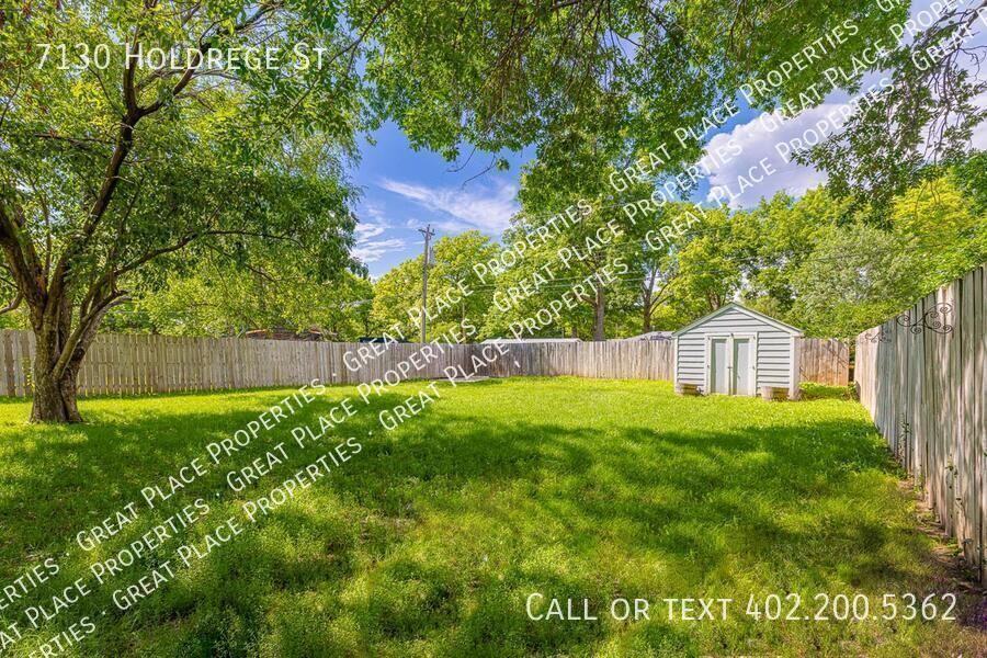 7130 Holdrege St - Photo 6 of 39