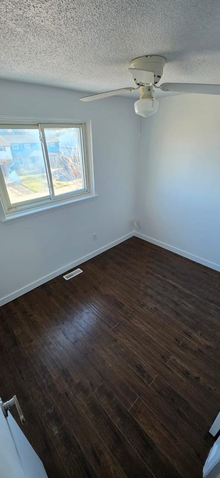 45 Scott Crescent - Photo 2 of 15