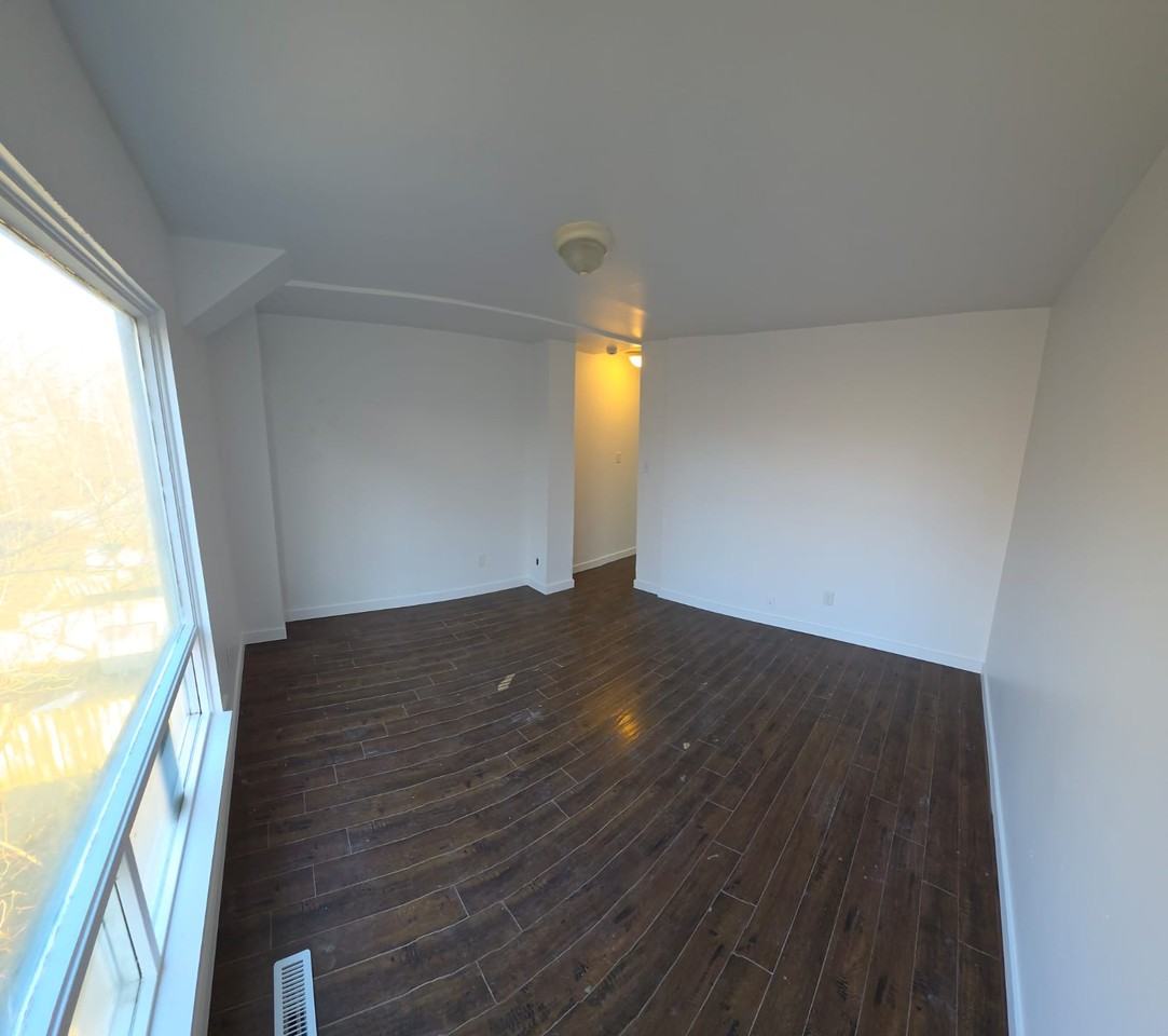 45 Scott Crescent - Photo 5 of 15