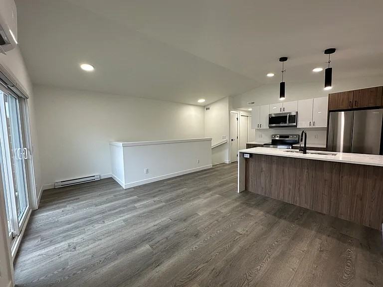 1123 Edderton Ave - Photo 3 of 29