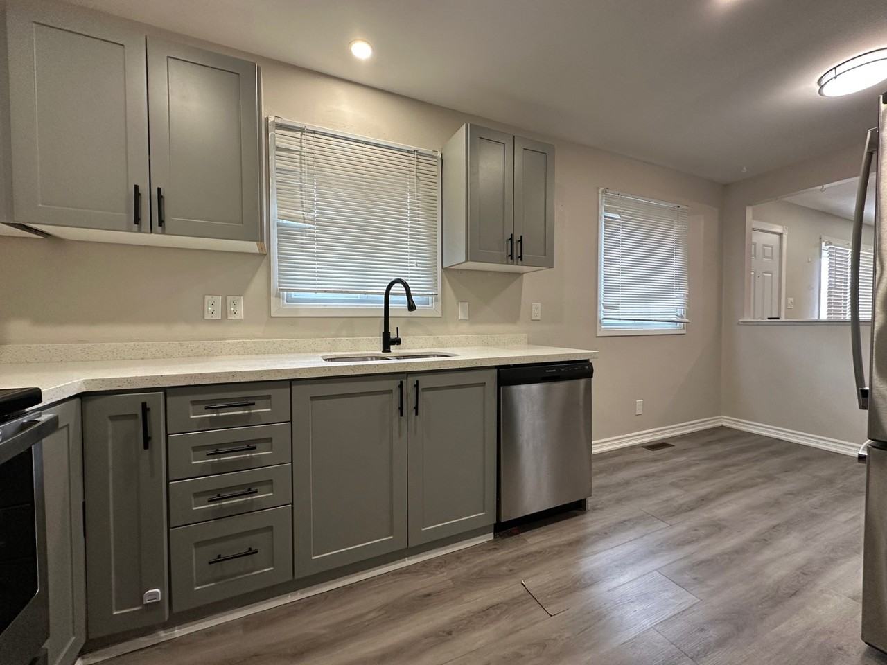 50 Radeski St - Photo 3 of 12