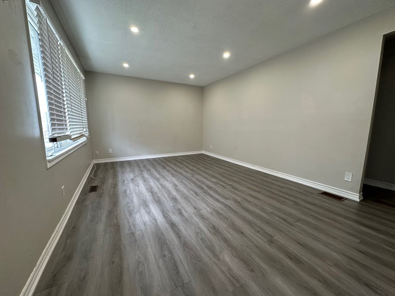 50 Radeski St - Photo 5 of 12