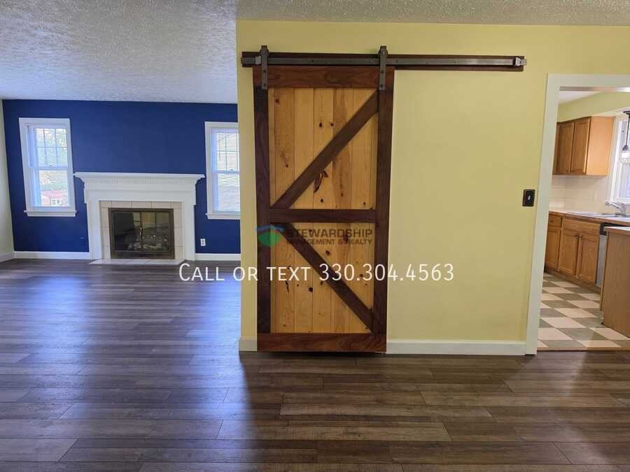 1040 Stuart St Nw - Photo 2 of 35