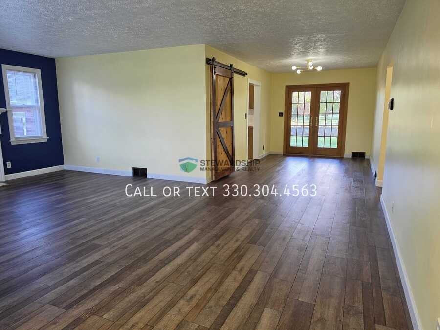 1040 Stuart St Nw - Photo 3 of 35