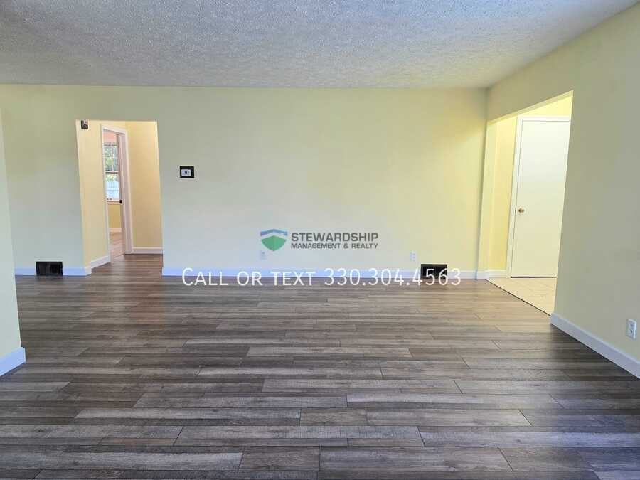 1040 Stuart St Nw - Photo 5 of 35