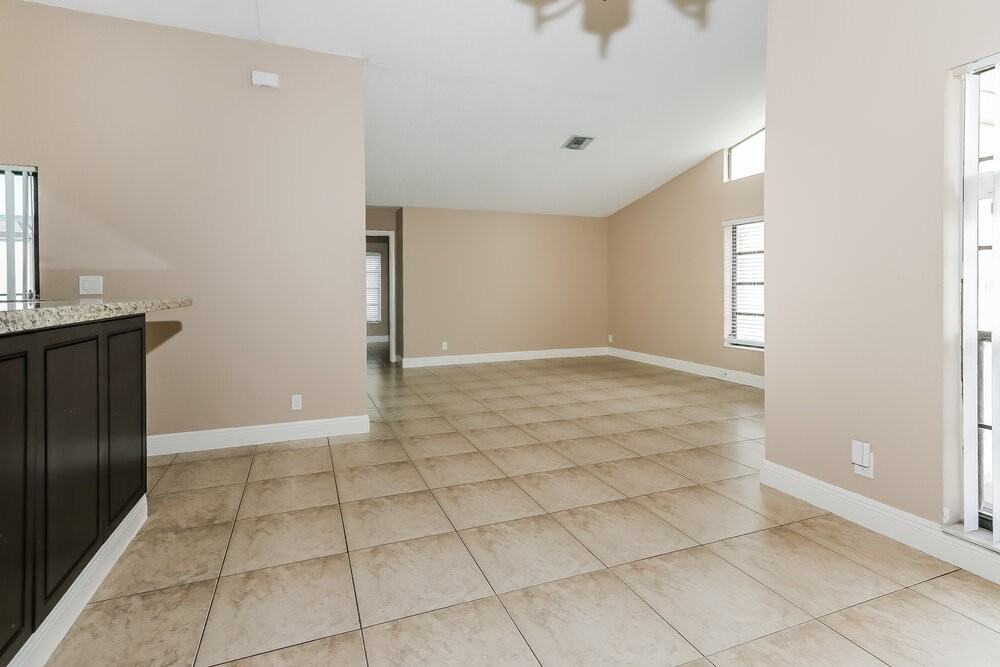 11416 Whisper Sound Dr - Photo 5 of 16