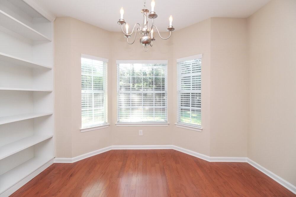 4940 Hopewell Manor Dr - Photo 4 of 32