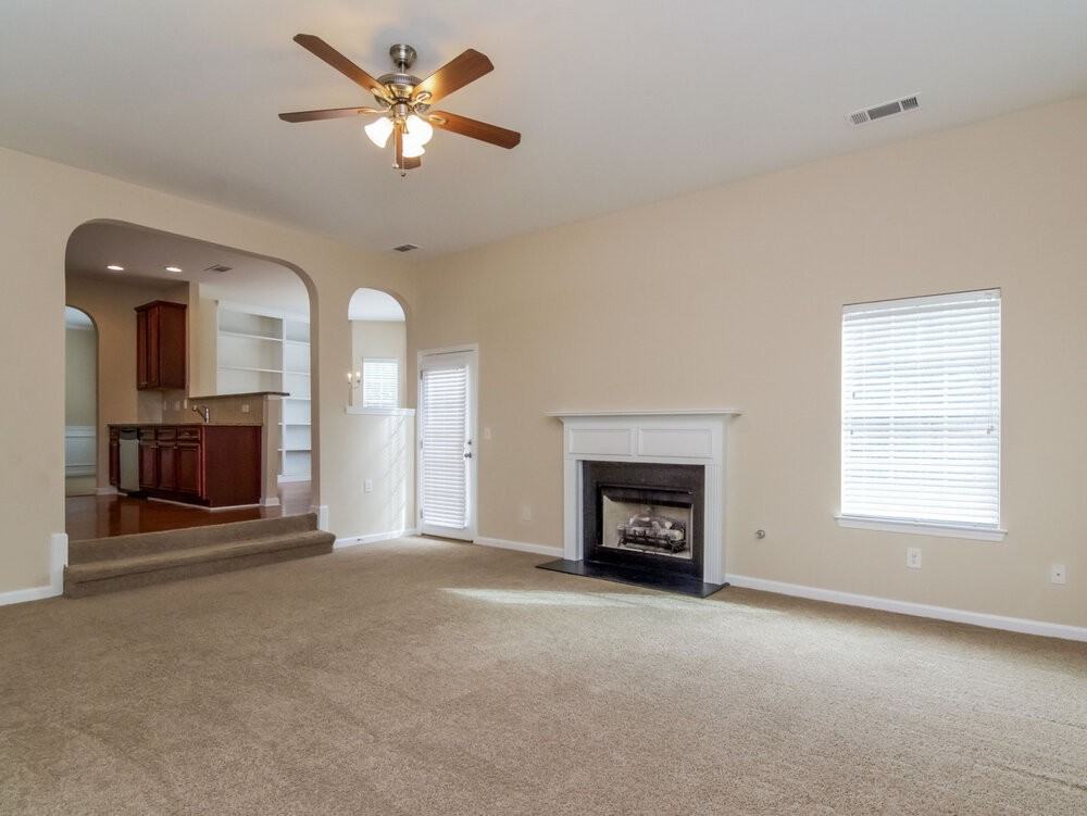 4940 Hopewell Manor Dr - Photo 5 of 32