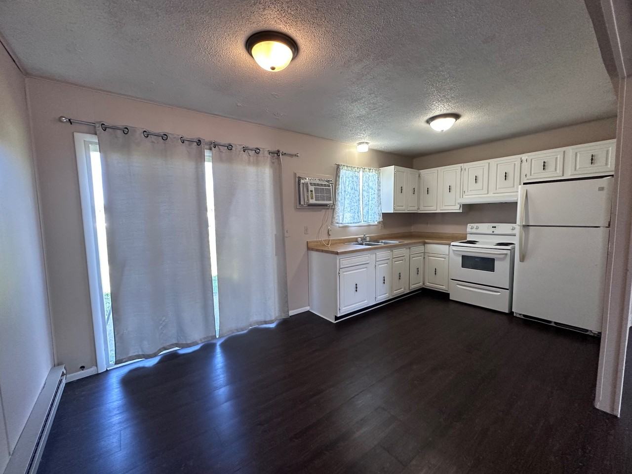 218 Huffman St Apt 2 - Photo 2 of 11