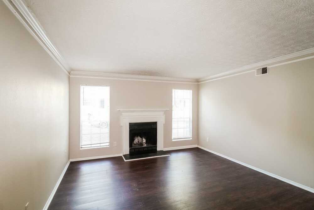 1985 Glenwood Downs Dr - Photo 4 of 17