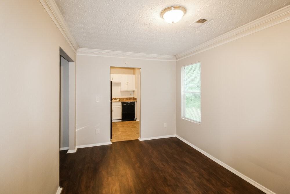 1985 Glenwood Downs Dr - Photo 6 of 17