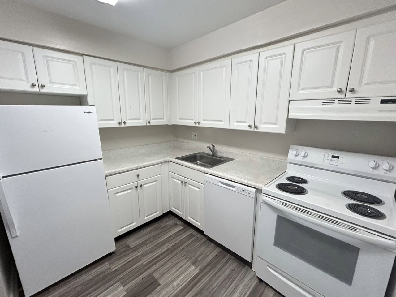 Bishop Hill Apartments - Photo 7 of 16