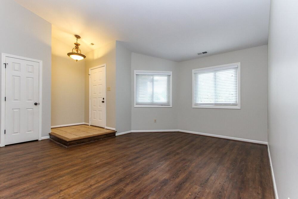 9119 Lansburgh Ct - Photo 3 of 15