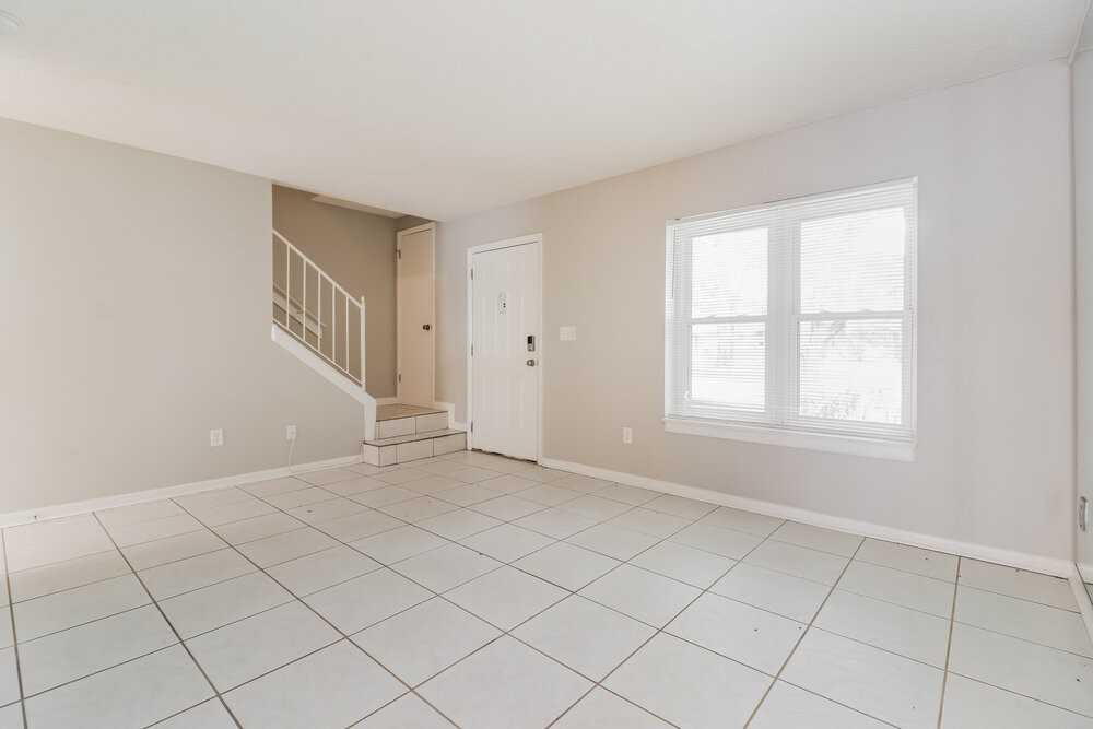 7640 Woodbridge Blvd - Photo 4 of 17