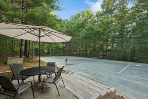 featured image of 33 Oak Hill Ln