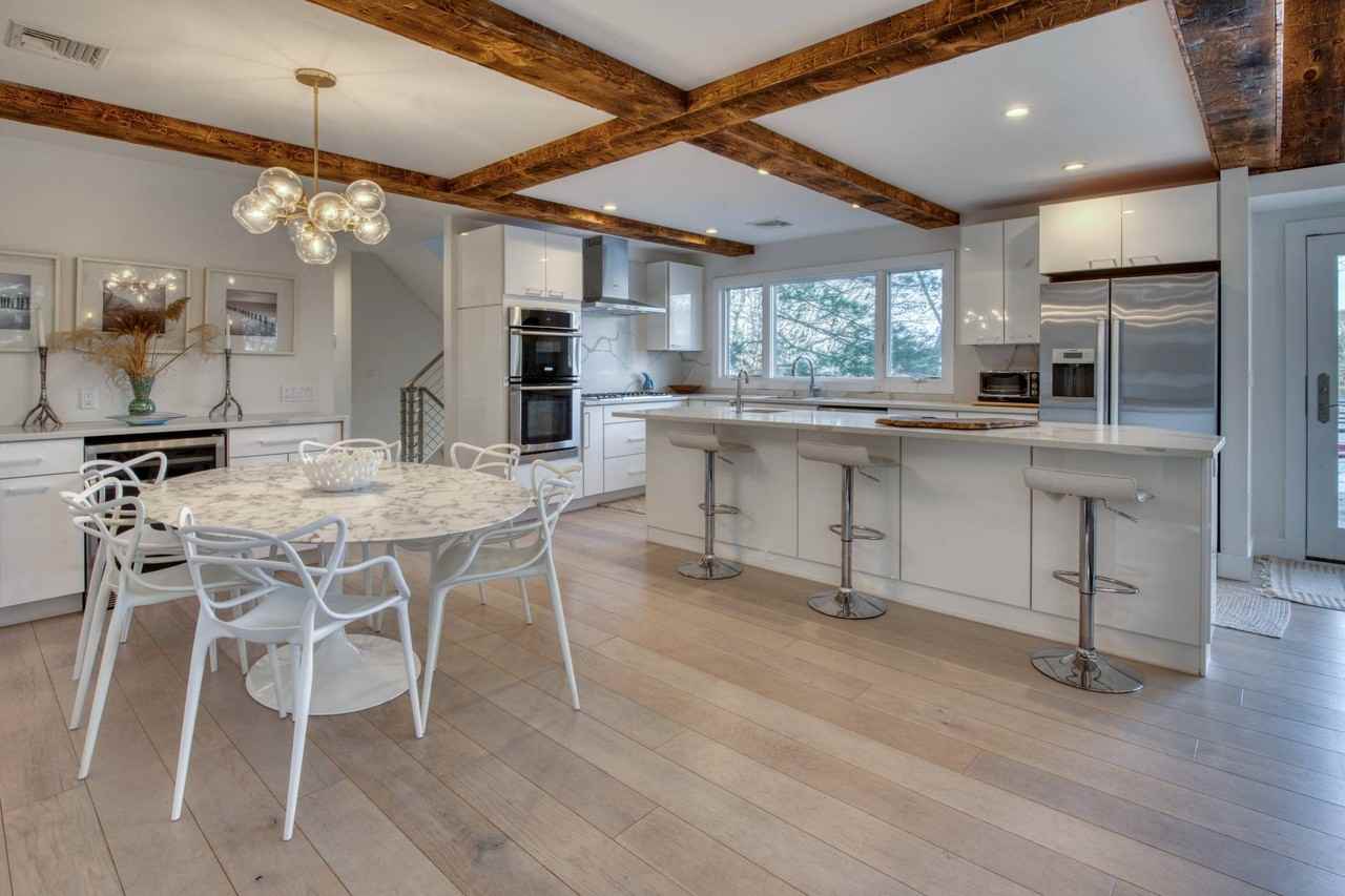 57 Big Fresh Pond Rd - Photo 3 of 18
