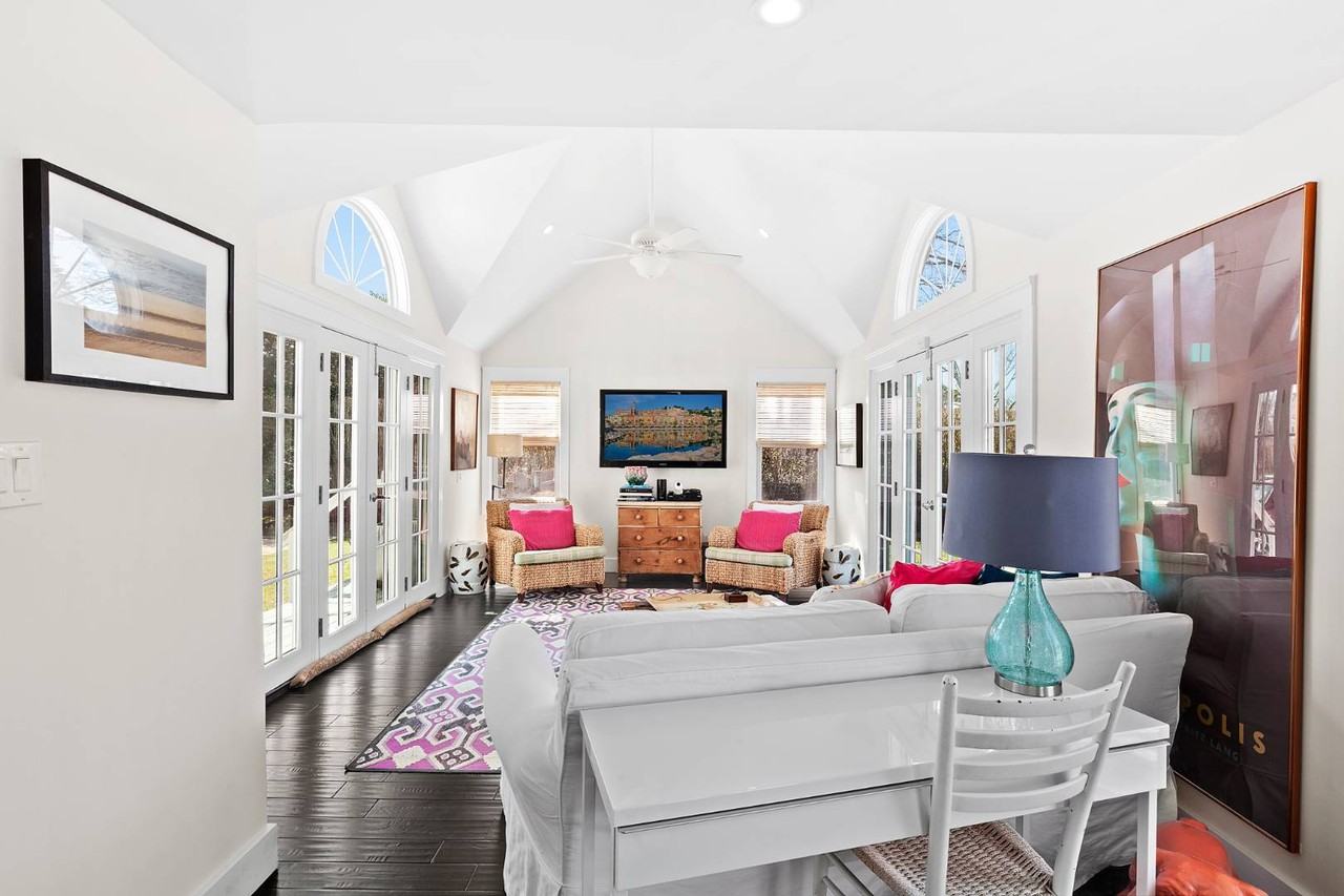 200 Lumber Ln - Photo 2 of 28