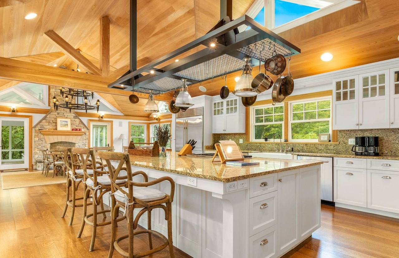 520 Water Mill Towd Rd - Photo 6 of 19