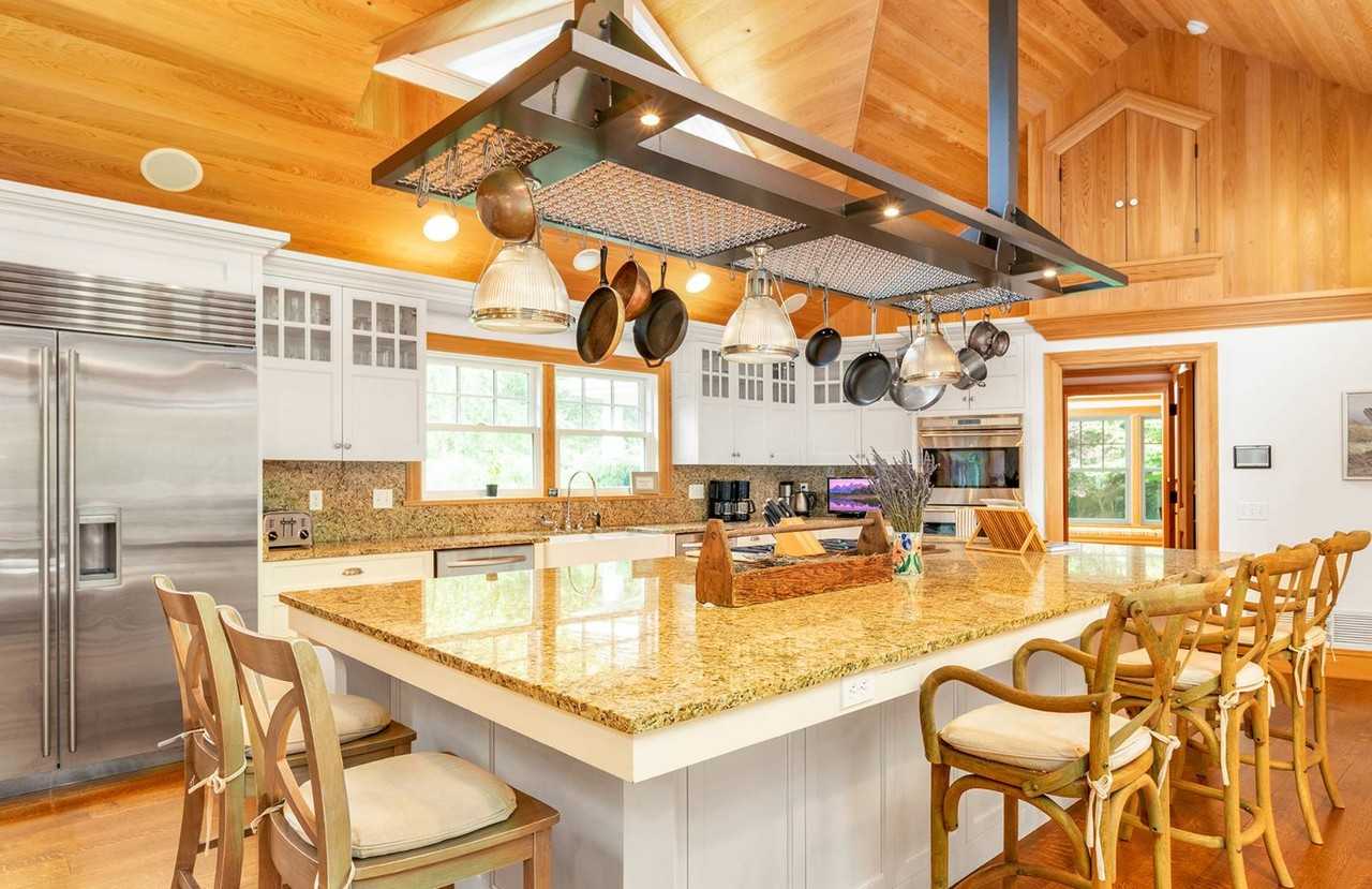 520 Water Mill Towd Rd - Photo 7 of 19