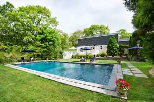 featured image of 27 Diane Dr