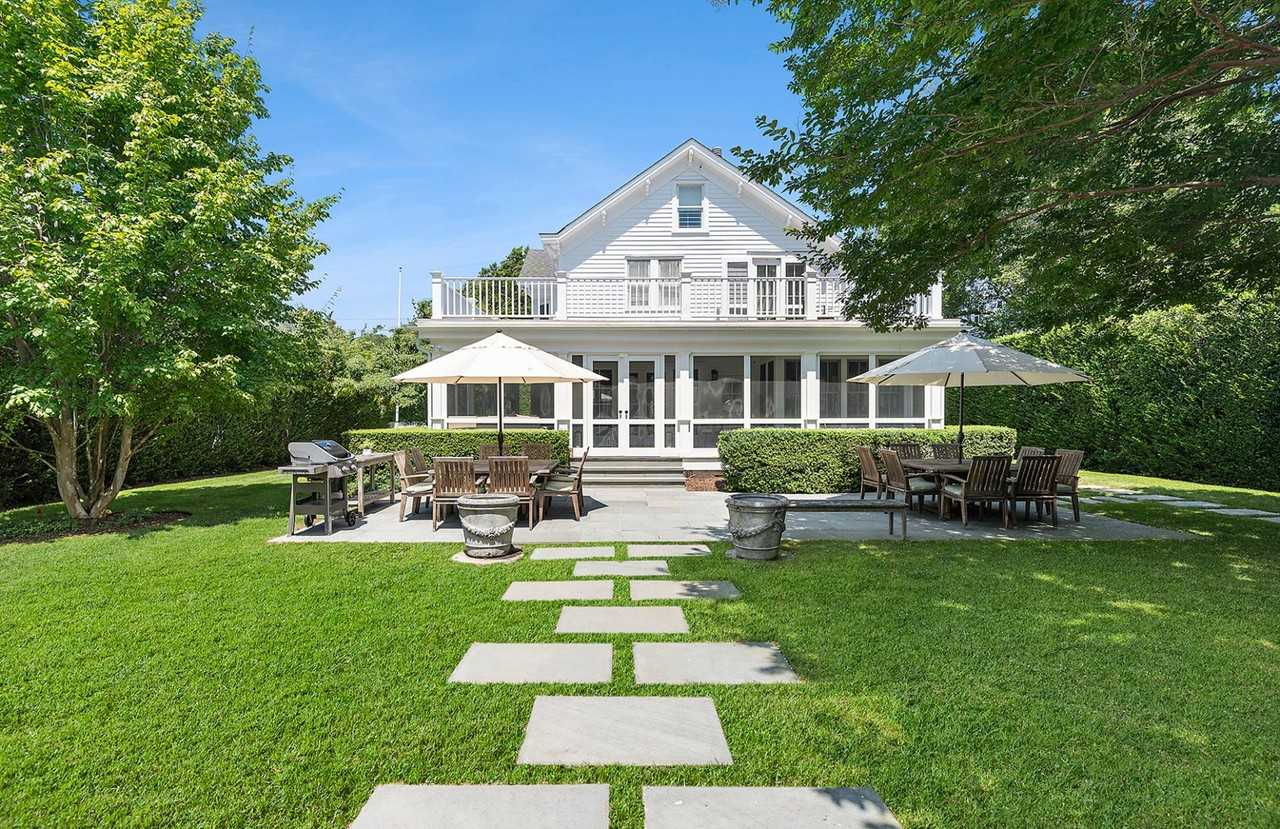 232 Hill St - Photo 6 of 30