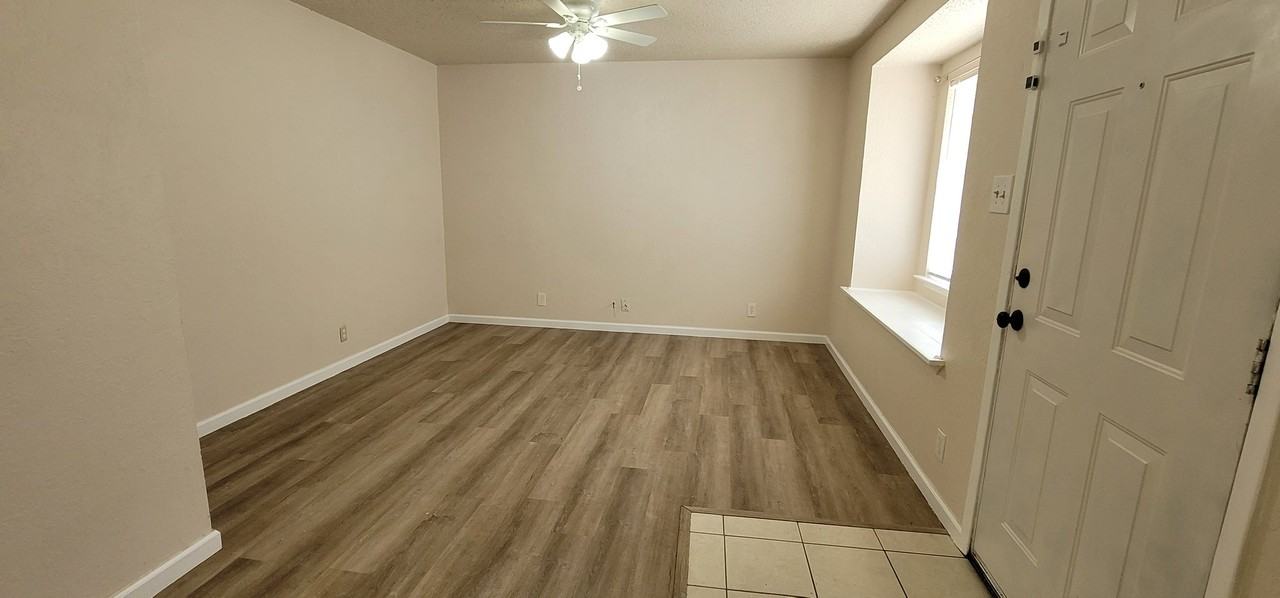 728 N Main St - Photo 2 of 13