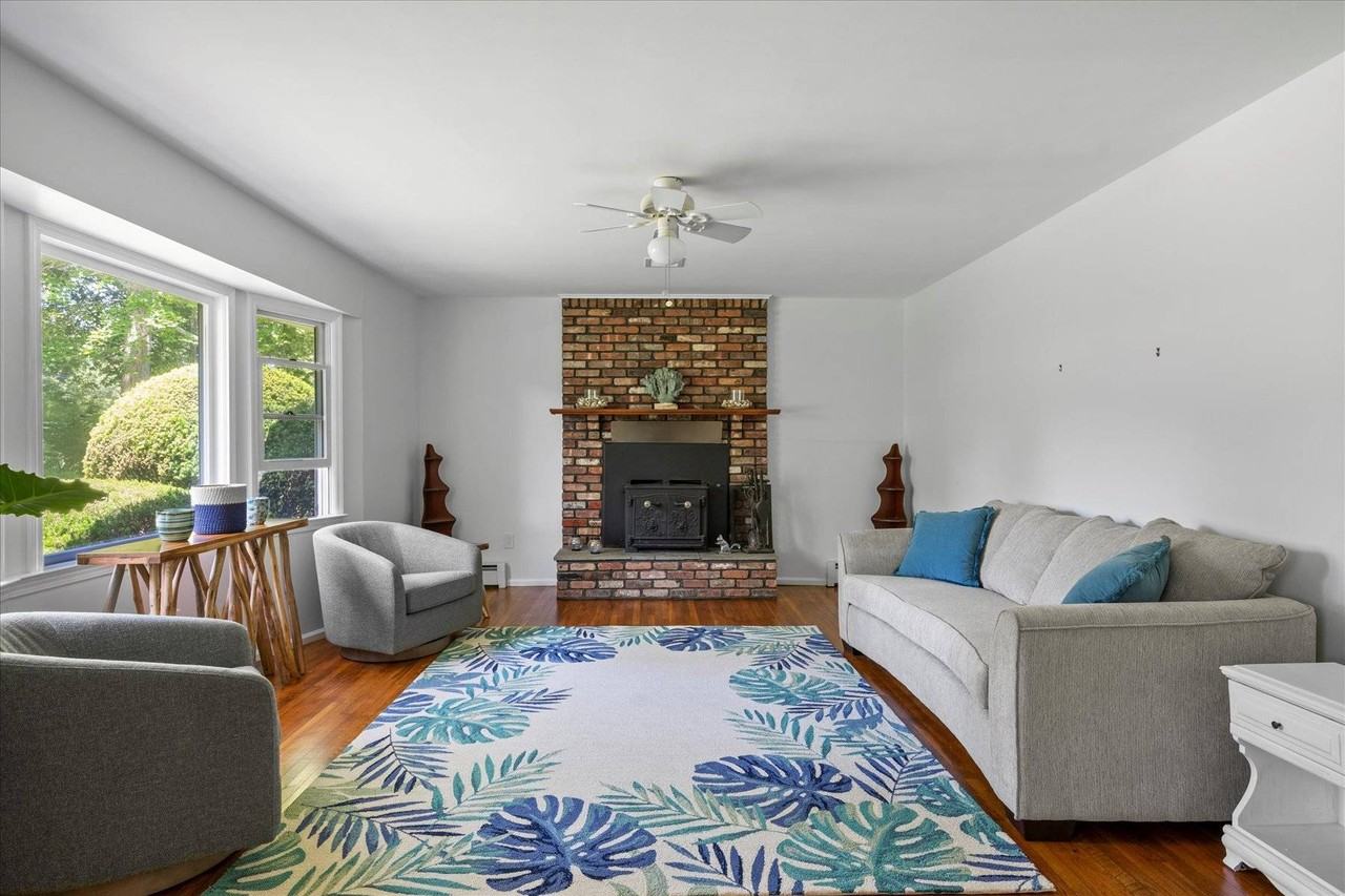 64 Old Depot Rd - Photo 4 of 15