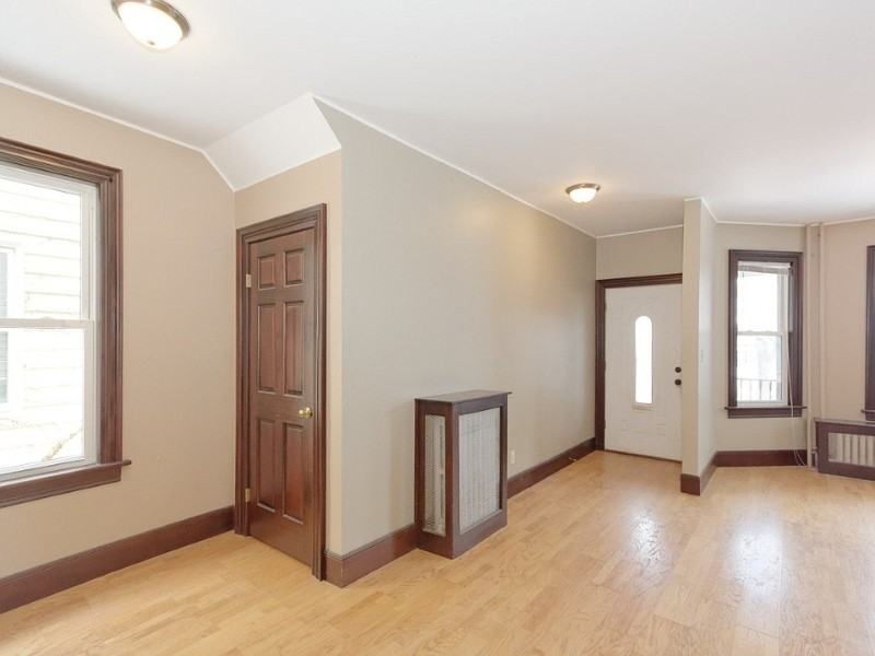 546 Mercer St #1 - Photo 3 of 12