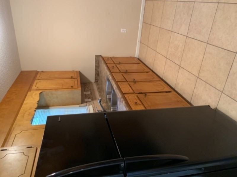 420 Oscar St - Photo 2 of 14