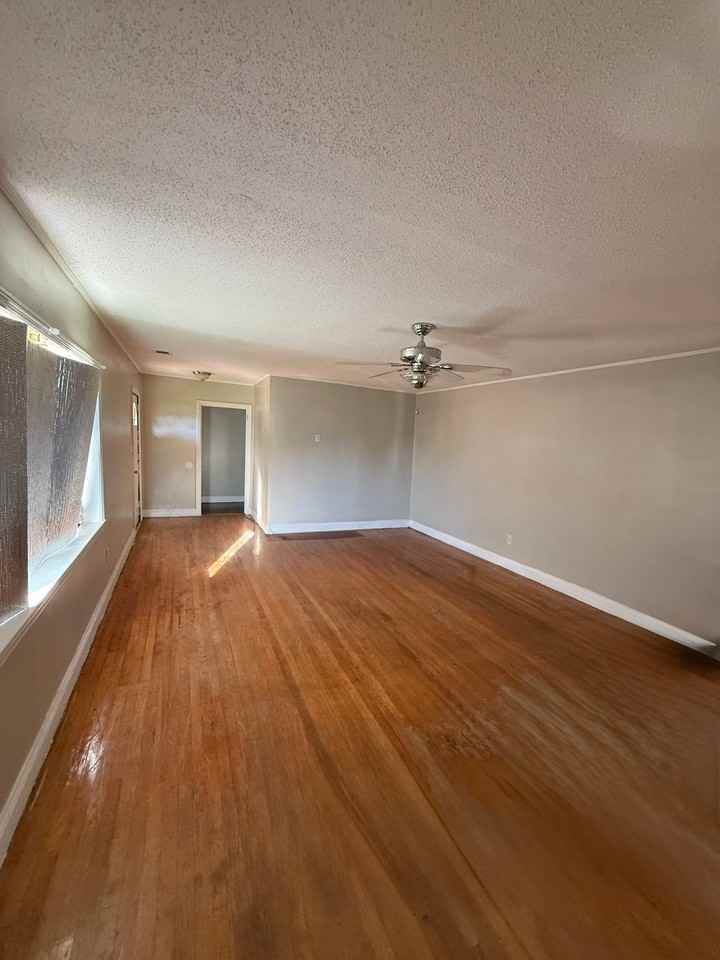 440 Weisenbaker Rd - Photo 2 of 17
