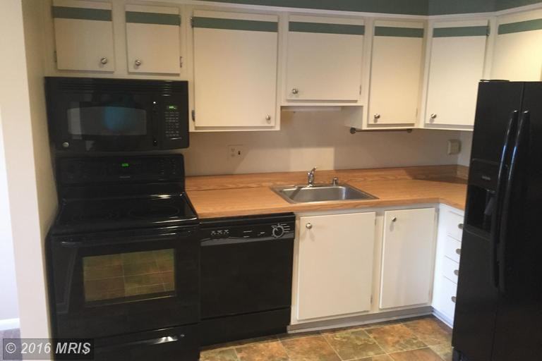 5 Belmullet Ct #302 - Photo 2 of 12