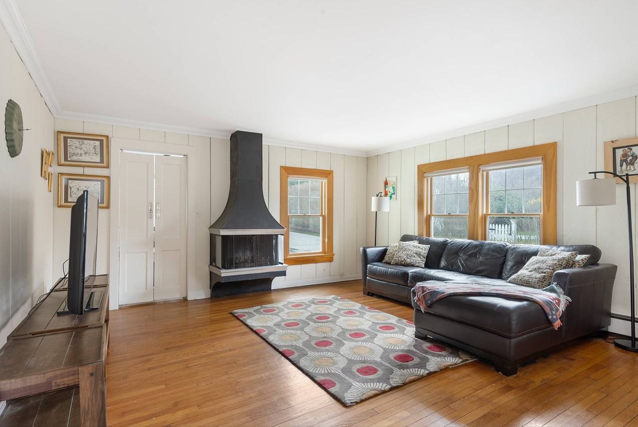 140 N Main St - Photo 2 of 11