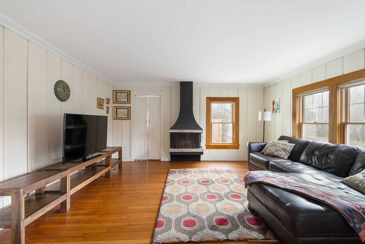 140 N Main St - Photo 3 of 11