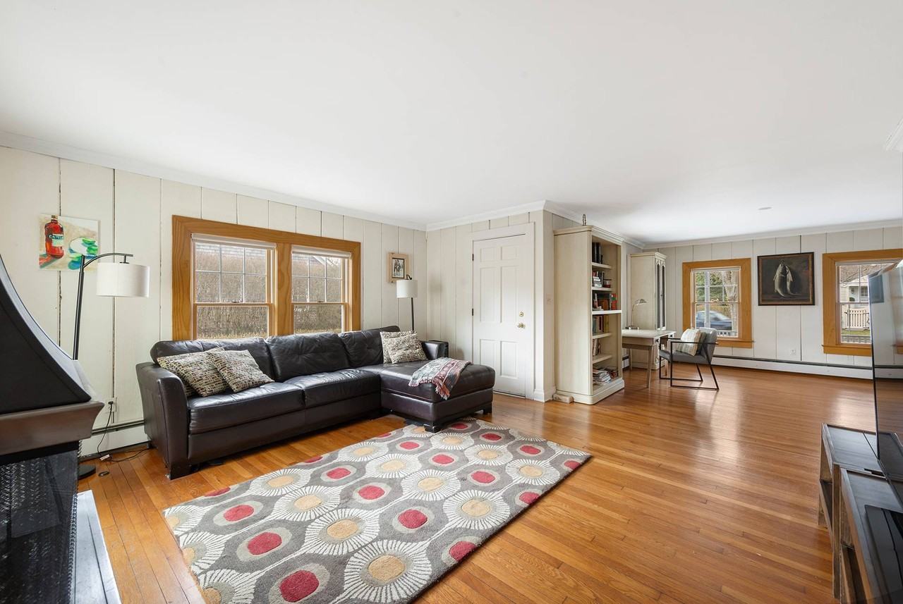 140 N Main St - Photo 5 of 11