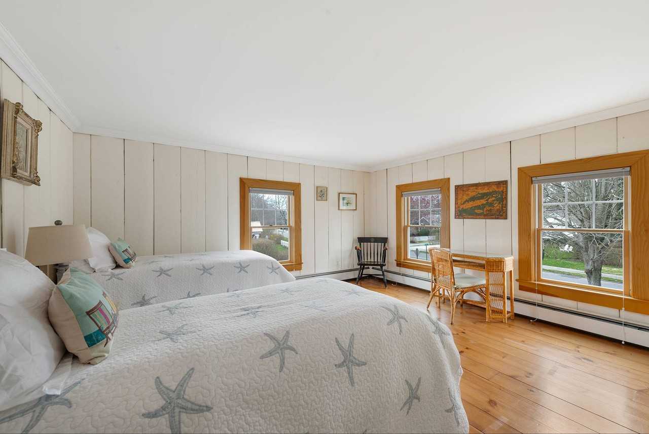 140 N Main St - Photo 6 of 11